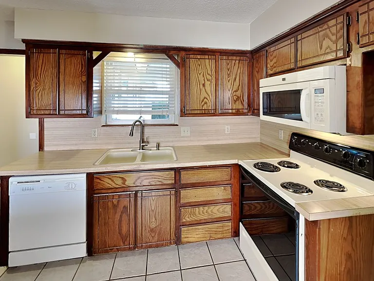 3713 Windscape Ct — Photo 7