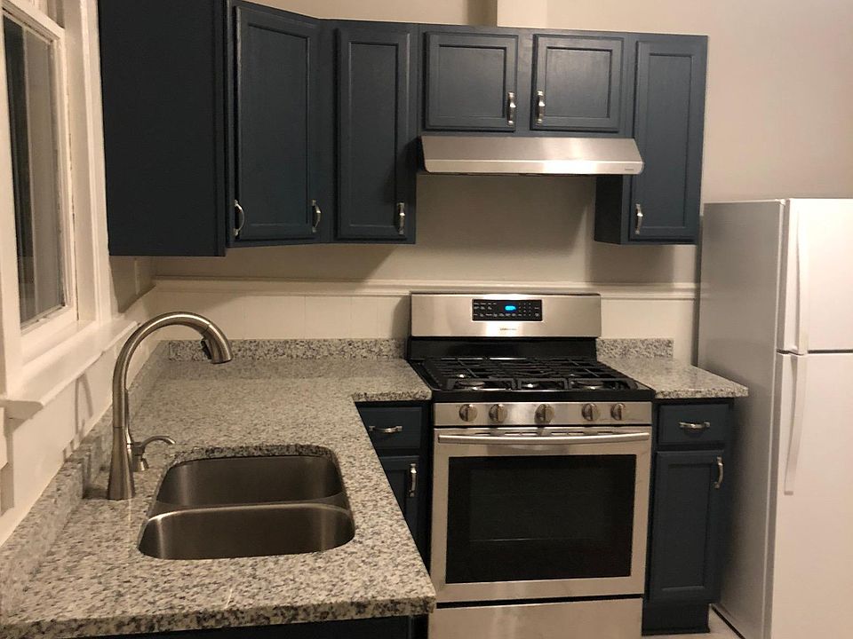 1st image of 212 Castlewood Dr #2