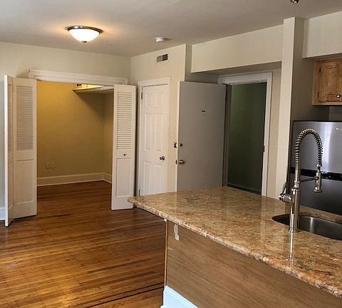 5th image of 834 Pine St #2C
