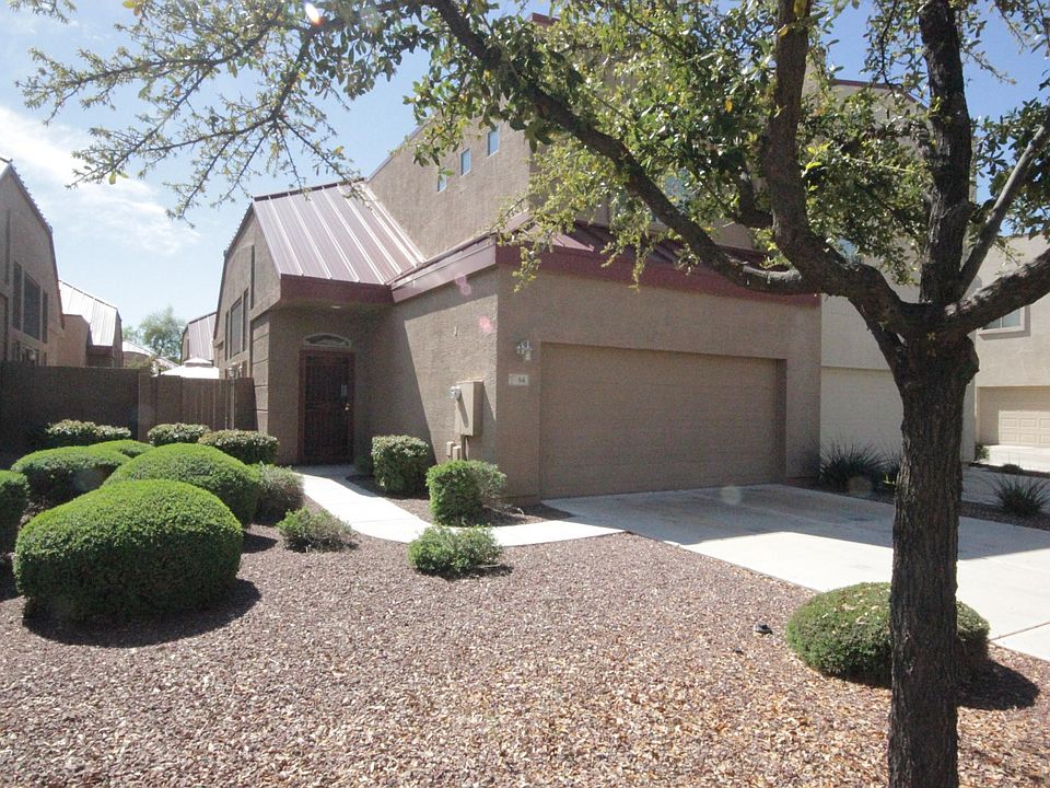 1015 S Val Vista Dr