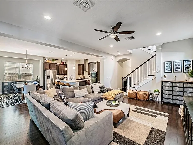3007 W Palmira Ave — Photo 10