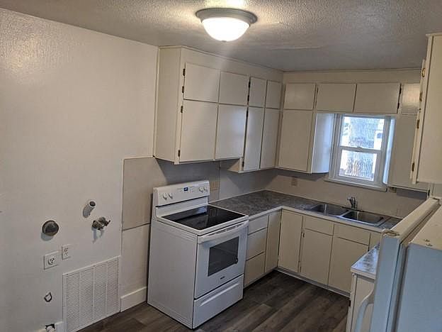 2nd image of 2211 N Perry St #2211