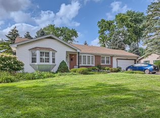 225 Tamarack Ave, Naperville, IL
