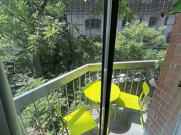 184 Thompson St APT 1G, New York, NY 10012