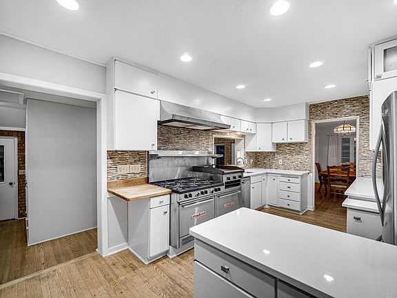5th image of 8339 Northcote Ave
