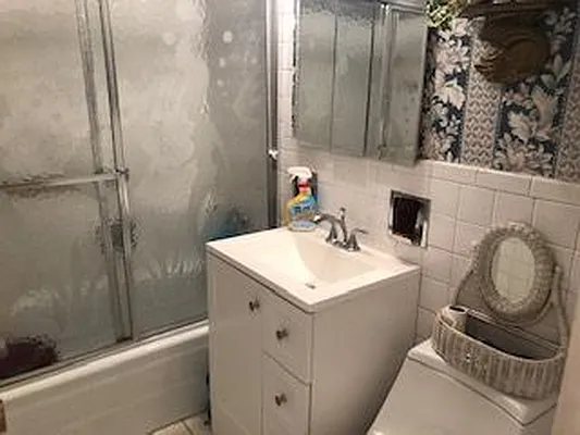 Sold by Benjamin Realty Since 1980 | media 23