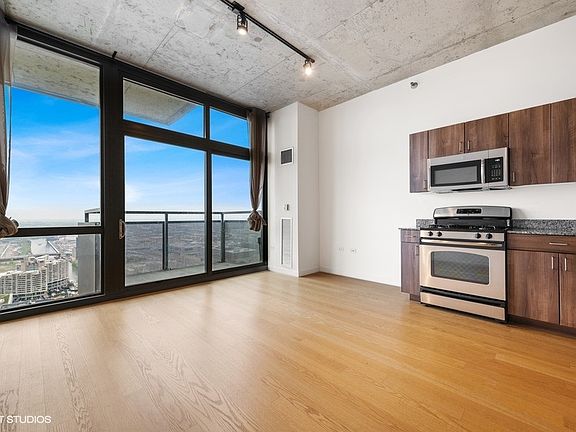 2nd image of 235 W Van Buren St Unit 3806