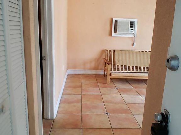 3rd image of 4025 Indian Creek Dr APT 201
