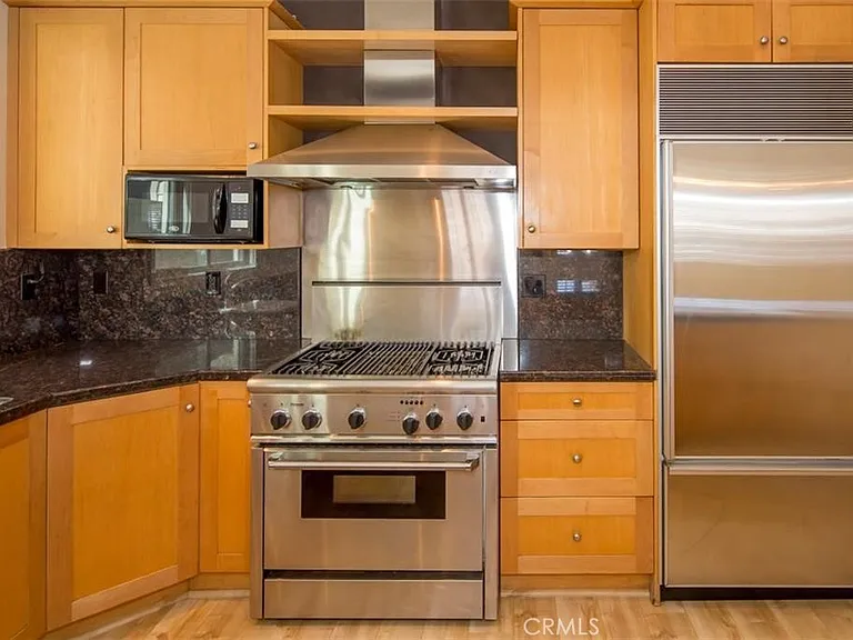 515 W Balboa Blvd — Photo 10