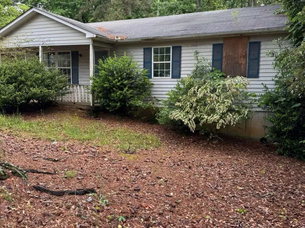 3129 Robinson Pl, Gainesville, GA 30504