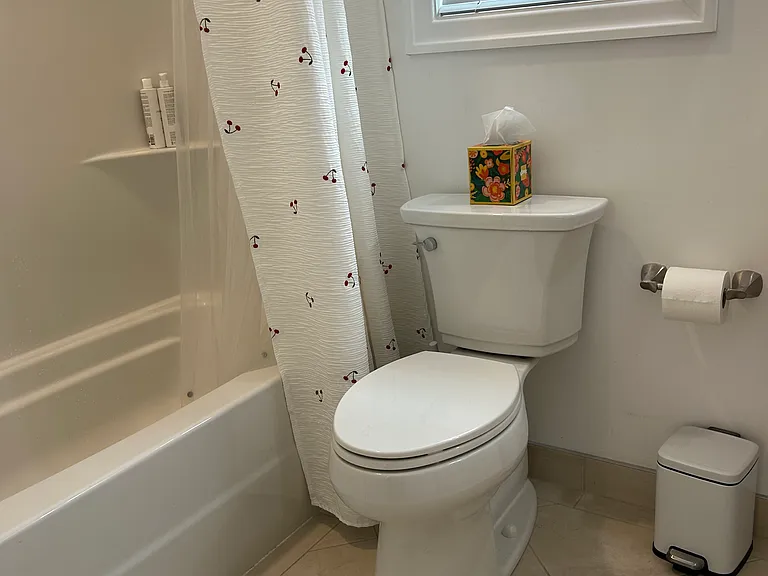 763 Broughton St #2 — Photo 8