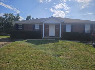 1016-1018 Pinoak Dr, Nicholasville, KY 40356