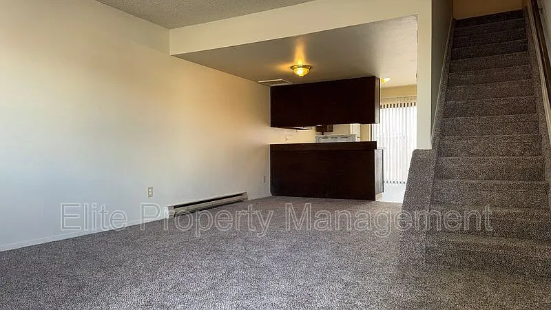 2 bed, 1.5 bath, 952 sqft, $1,150 — Photo 2