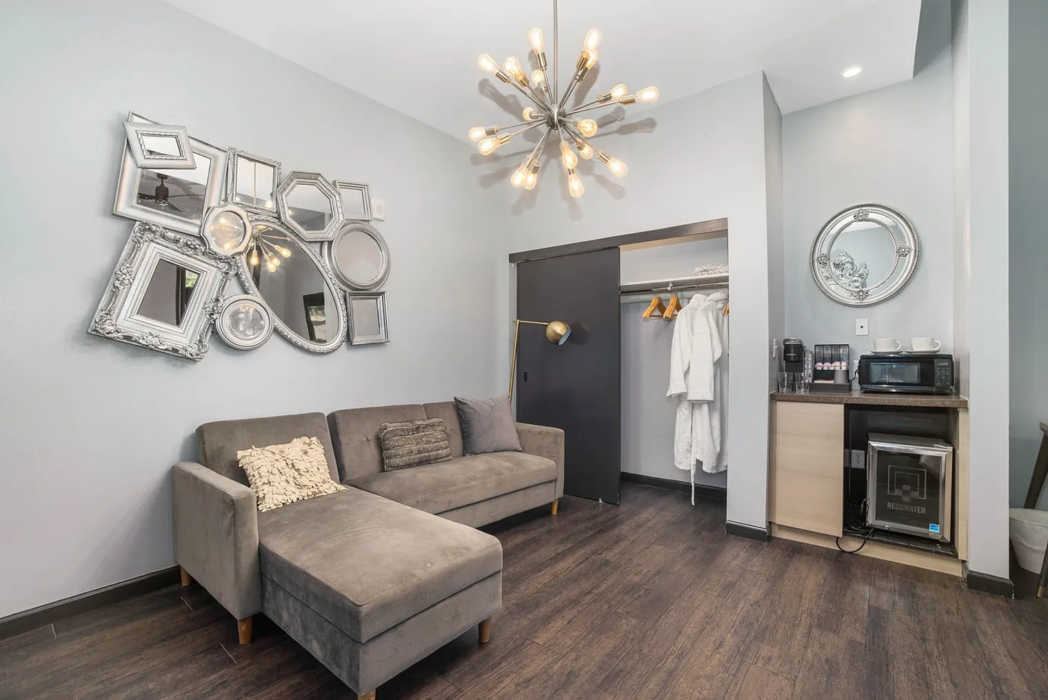 1 bed, 1.0 bath, 269 sqft, $3,987 — Photo 1
