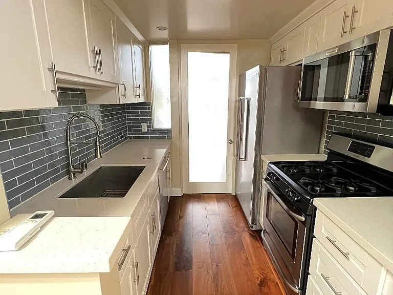 600 Flower Ave #4 — Photo 6