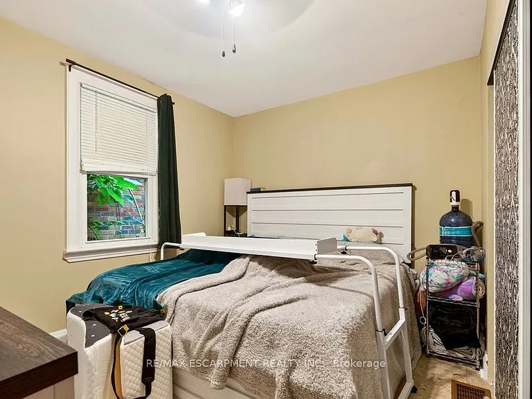 66 Queen St S #FRONT — Photo 9