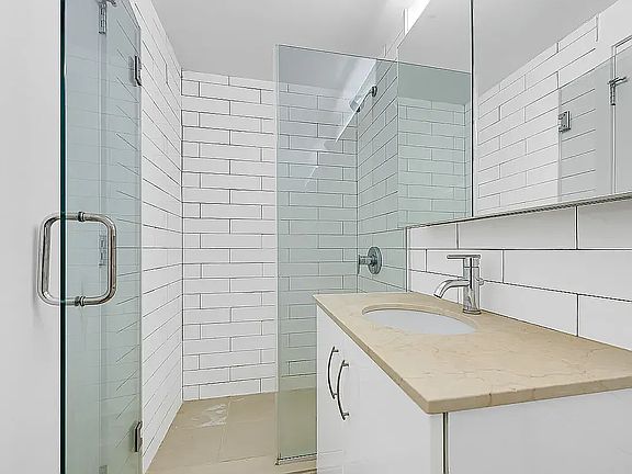 4th image of 165 Ludlow St #Cg