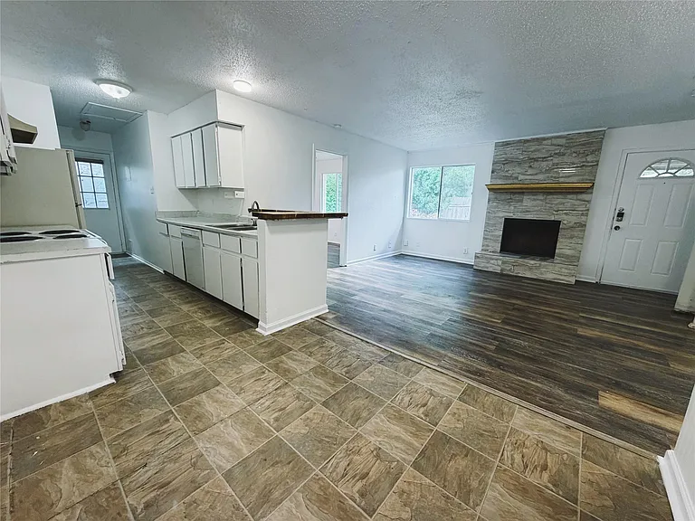 9906 Hundred Oaks Cir #B — Photo 9