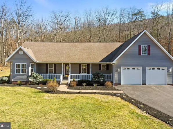 573 Summit Dr, Moorefield, WV 26836