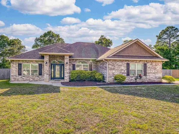 5760 Heatherton Rd, Milton, FL 32570