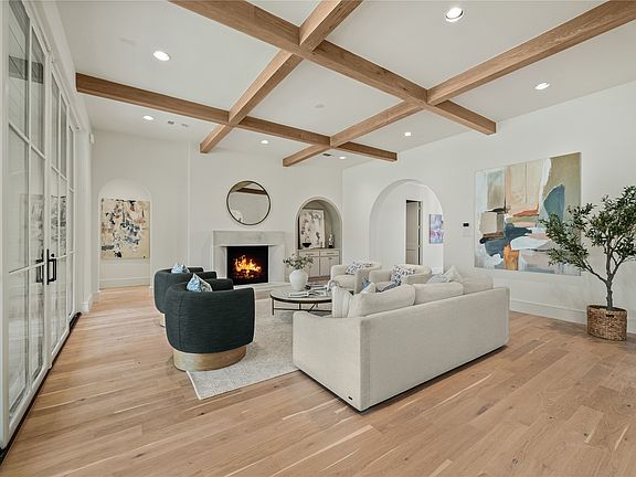 3rd image of 4105 Dunhaven Rd