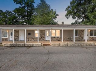 5155 Girard Dr, Pinckney, MI 48169