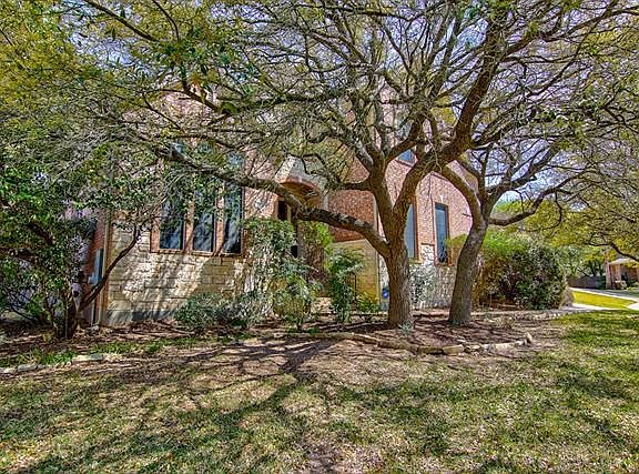 2nd image of 1504 Lake Forest Cv