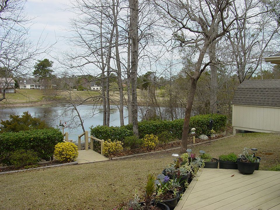 2nd image of 302 Lakeview Dr
