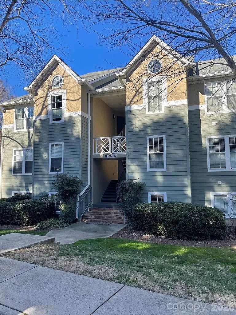2 bed, 2.0 bath, 1058 sqft, $1,700 — Photo 1