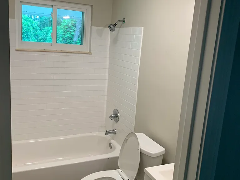 3300 Valley View Dr N — Photo 2