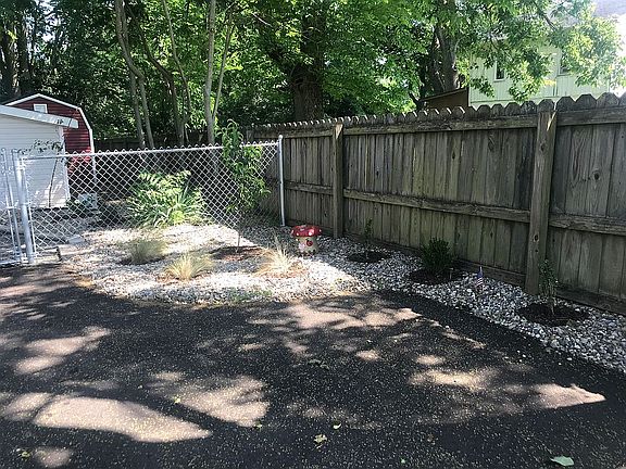 3rd image of 19 Trojan Ave