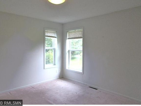 5th image of 310 Meadow Lark Ln