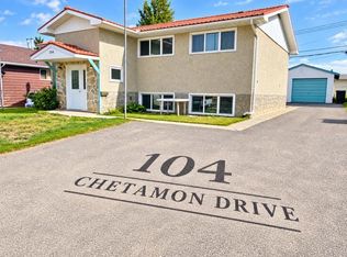 104 W Chetamon Dr, Hinton, AB T7V 1G5