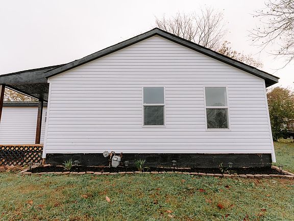 3rd image of 633 Clay Ave