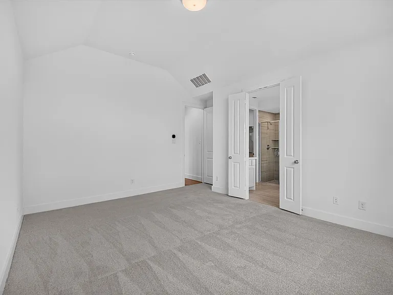 7010 Helena Hl — Photo 3