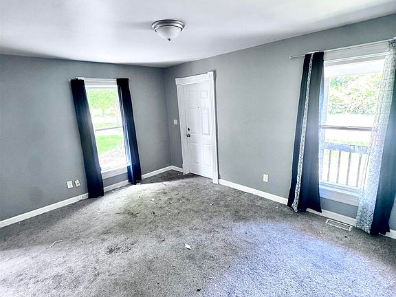 2nd image of 710 Phelon St