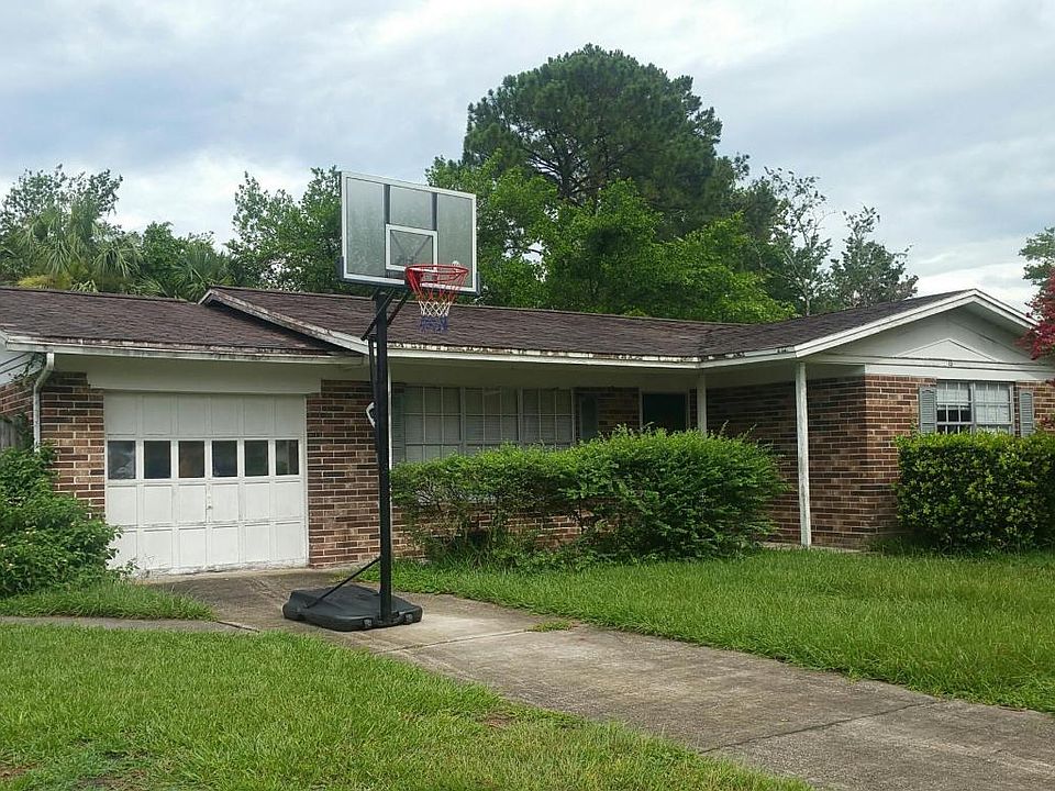 2nd image of 15 Bonita Dr