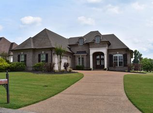 10 Branch Creek Dr, Jackson, TN 38305