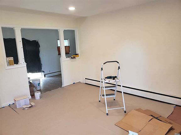 4th image of 16 E Chestnut St