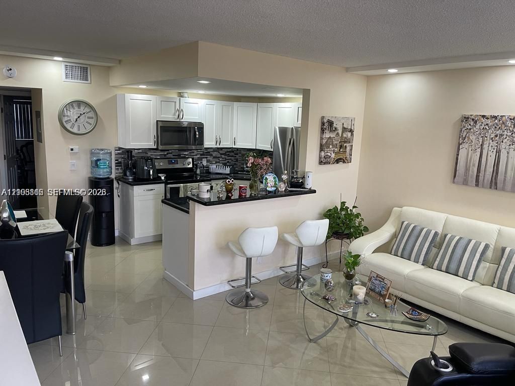 3200 NE 7th Ct APT 306C, photo 9