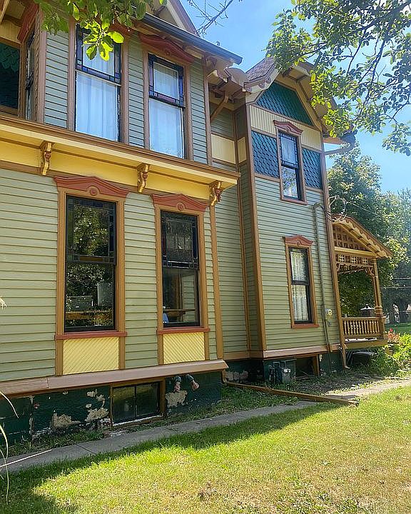 2nd image of 608 East Broadway