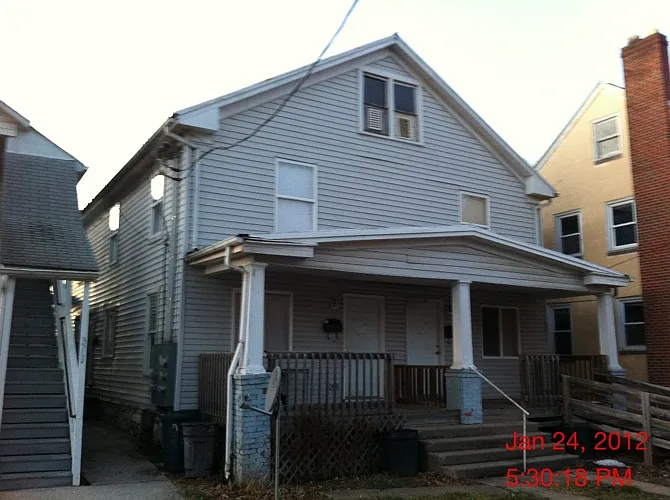 323 Porter Ave — Photo 10