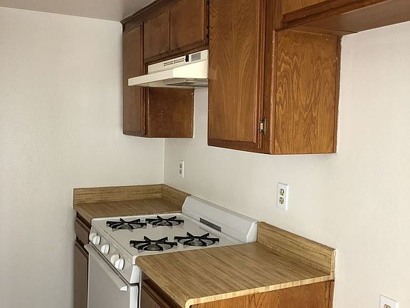 5th image of 16731 Sherman Way APT 201