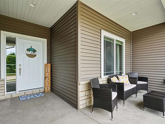 4th image of 1202 Wood Lily Rd