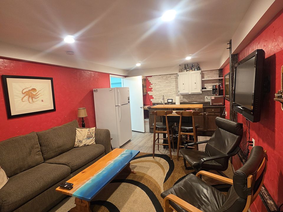 1st image of 110 Harbour Rd #2