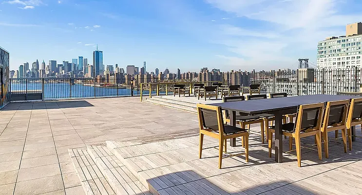 Rented by SERHANT. | media 9