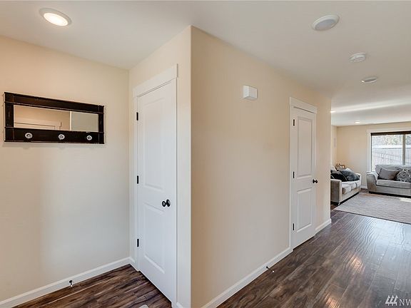 3rd image of 307 Chapel St