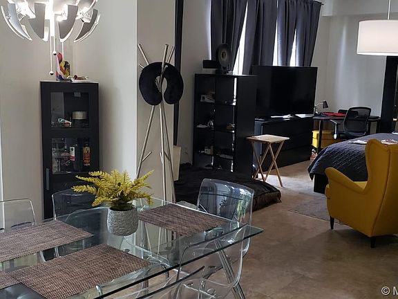 5th image of 275 NE 18th St APT 307