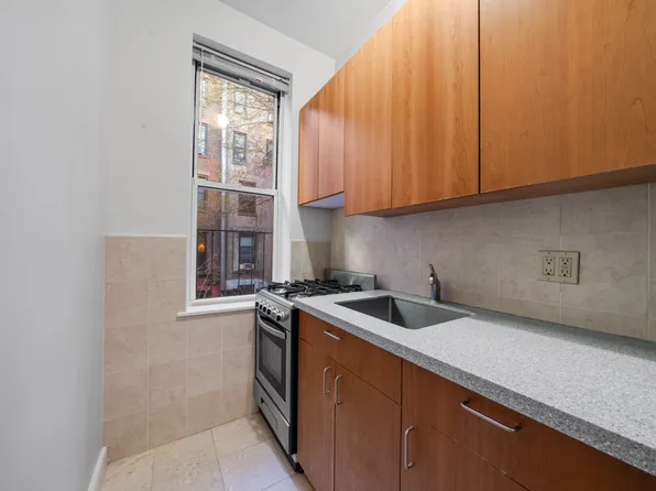 25 West 84th Street image 1 of 11