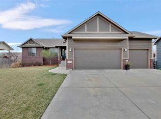 10932 W Hampton Lakes Ct, Maize, KS 67101